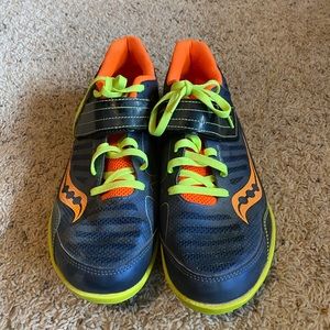 SAUCONY throwing shoes